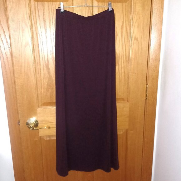Womans Medium M Long Maxi Skirt Dark Burgundy - Picture 6 of 7